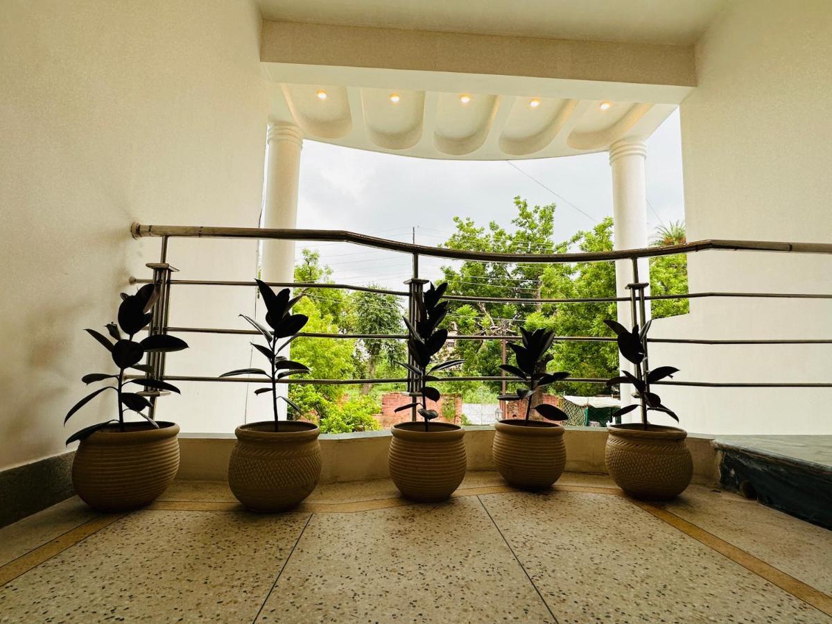 Anandmai Ghar - A Homestay In กวาลิออร์ ภายนอก รูปภาพ